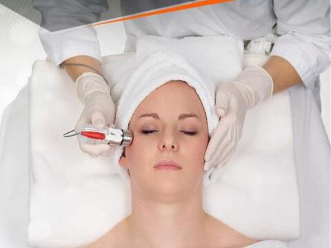 Durchführung einer Mesoporation bei Kosmetik Oppenheimer